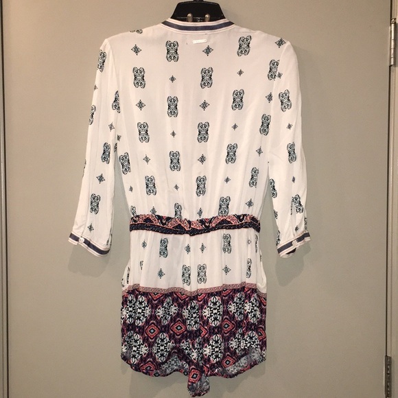 Kendall & Kylie Quarter Sleeve Romper - Picture 4 of 5